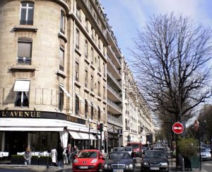 Tempat Belanja Terbaik di Paris : Avenue Montaigne