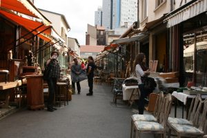 Tempat Belanja Terbaik di Paris : St. Ouen Flea Market